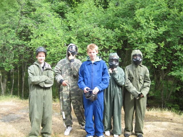 http://i259.photobucket.com/albums/hh283/THHANNA/Paintball%2008/IMG_4145.jpg?t=1230820173