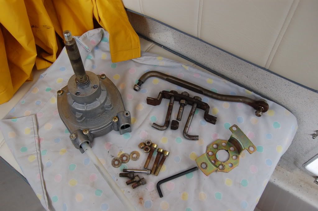 Helm/steering wheel removal method