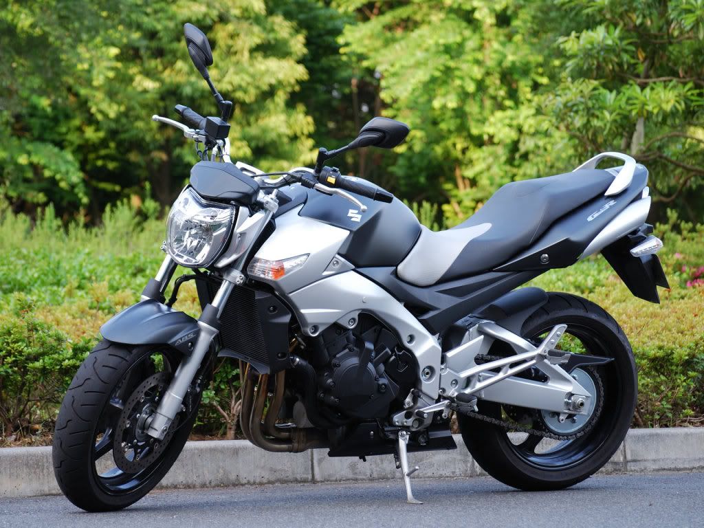 Suzuki GSR400