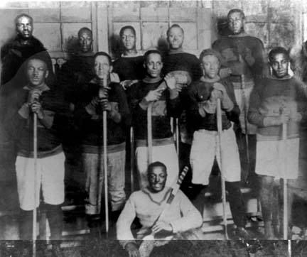 earlyblackhockey2.jpg