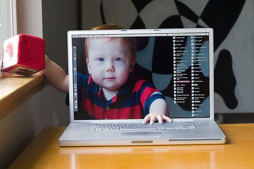 baby-gets-trapped-in-apple-mac.jpg
