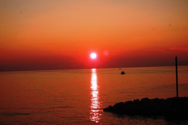 lakeeriesunset.jpg