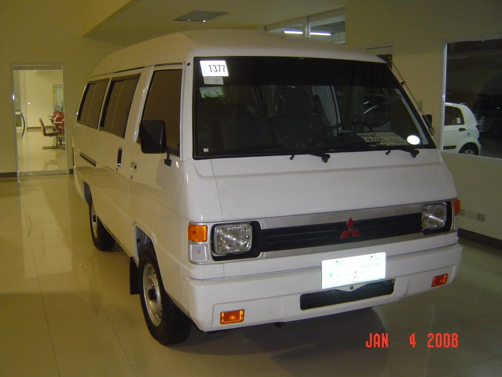 Mitsubishi versa van Pictures