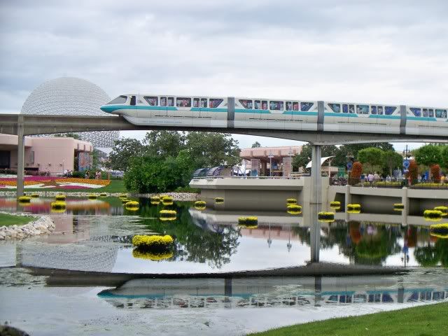 EpcotFlowerGarden28.jpg