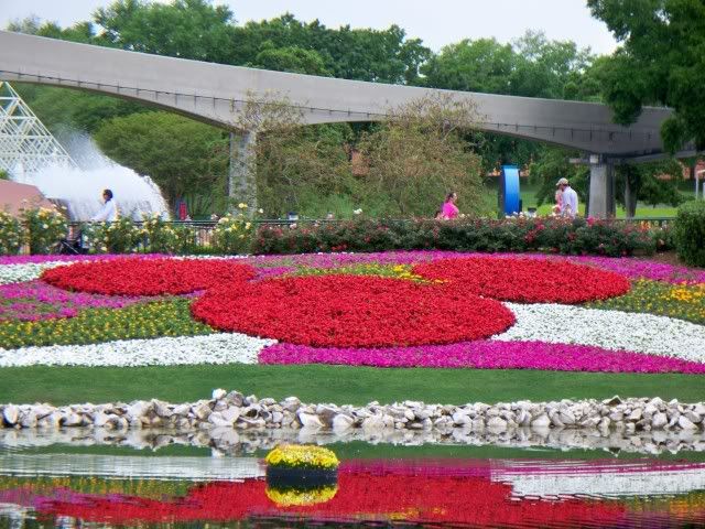 EpcotFlowerGarden30.jpg